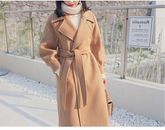 Wollmantel mit verstellbarem Gürtel