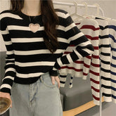 Lässiger Pullover mit Love Shape Hole-Muster