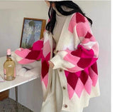 Suéter holgado con estampado de rombos