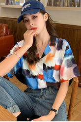 Bunt bemaltes Kurzarm-Blusenhemd