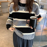 Gestreifter, lockerer, lässiger Strickpullover