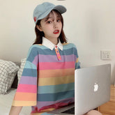 Süßes gestreiftes Regenbogen-Poloshirt