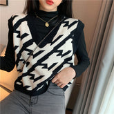 Sleeveless Retro Pattern Knitted Vest Sweater