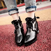 High Heels aus Leder mit Schnalle