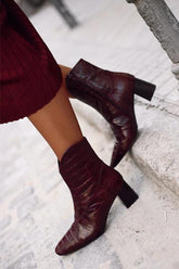 Botas sin cordones con punta cuadrada