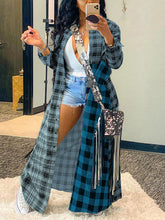 Vestidos con cuello vuelto a cuadros y abrigo