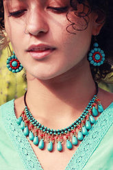 Collar con borlas de cuentas de Kallaite