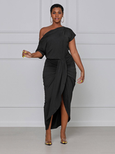 One-Shoulder-Plisseekleid