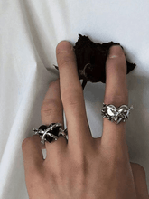 2 anillos de puño con decoración de corazón