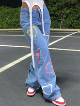 Vaqueros con parche de bolsillo y estampado de corazón