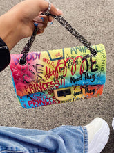 Bolso bandolera con grafiti