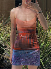 Figurbetontes Minikleid mit Schlitz und Motiv-Print