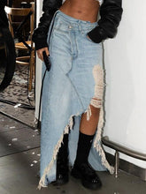 Maxirock aus Denim mit überkreuztem Schlitz und Used-Look