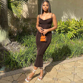 Vestido largo elegante de color liso con escote desbocado y espalda baja - Marrón