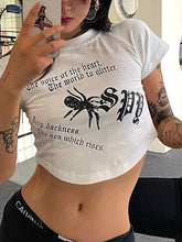 Crop Top mit kurvigem Saum und Spinnenprint