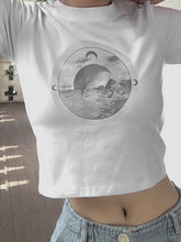 Crop-Top mit Halbmond-Grafik