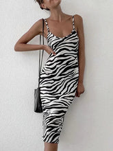 Sling-Midikleid mit Zebrastreifen