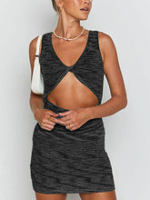 Minivestido de punto con escote en V y aberturas