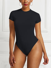 Einfarbiger Jumpsuit mit Rundhalsausschnitt