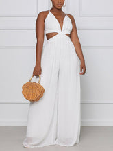 Mono con tirantes y escote en V recortado