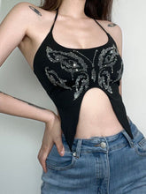 Asymmetrisches, kurzes Cami-Top mit Neckholder und Strasssteinen und Schmetterlingsmotiv