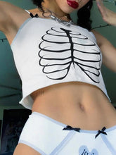 Top corto de tirantes con estampado de esqueleto y ribete de encaje