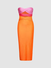 Vestido midi con parte delantera retorcida en contraste