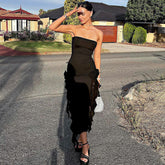 Vestido midi de fiesta fluido con volantes, ribete de flores y abertura alta, sin tirantes - Negro