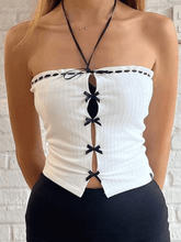 Tops bandeau ajustados con cuello halter y aberturas