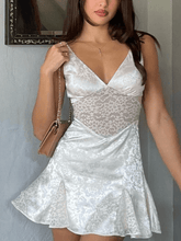 Bodycon-Minikleid mit Spitzeneinsätzen