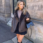 Wildleder-Shearling-Mantel mit Reverskragen und langen Ärmeln - Kaffee