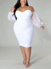 Schulterfreies Kleid mit Netzärmeln