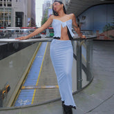 Passendes Set mit hohem Bund, kontrastierendem Lagen-Netzrock und Krawattenhals - Hellblau