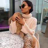 Suéter de cuello alto con dobladillo dividido y canalé simple - Caqui