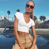 Camiseta corta con cuello en V profundo y mangas cortas de estilo sencillo - Blanca