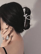 Pinza para el pelo plateada con decoración de rosas vintage