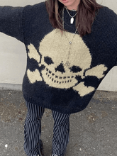 Suéter vintage con calavera jacquard