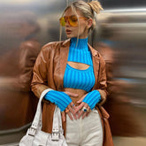 Suéter corto de punto acanalado, manga larga y cuello alto con rayas extrañas - Azul