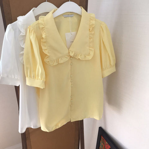 Elegantes Blusenhemd mit Rüschen und Puffärmeln 