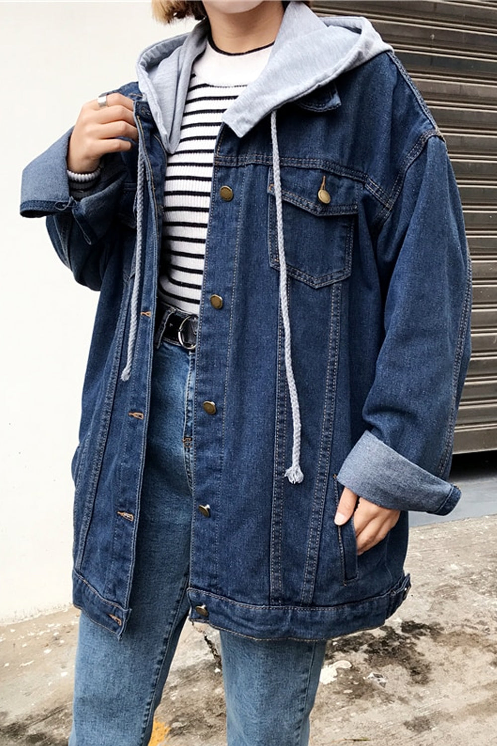 Lockere Oversize-Jeansjacke mit Kapuze 