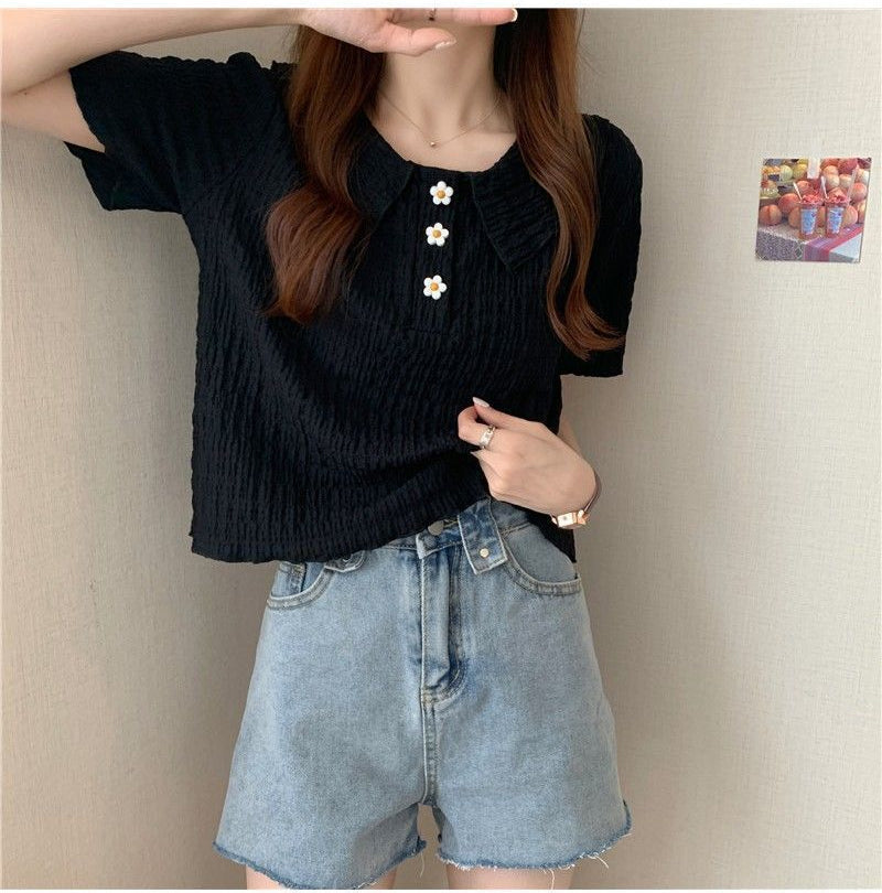Camisa casual ajustada con botones de flores lindas 