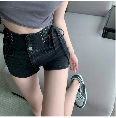 Sexy Denim-Shorts mit hoher Taille und seitlicher Spitze 