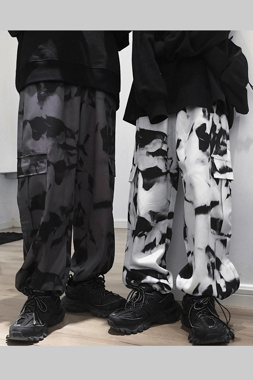 Pantalones cargo de pierna ancha con efecto tie-dye y cintura alta