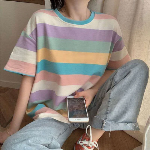 Camisa holgada de cuello redondo con rayas multicolor