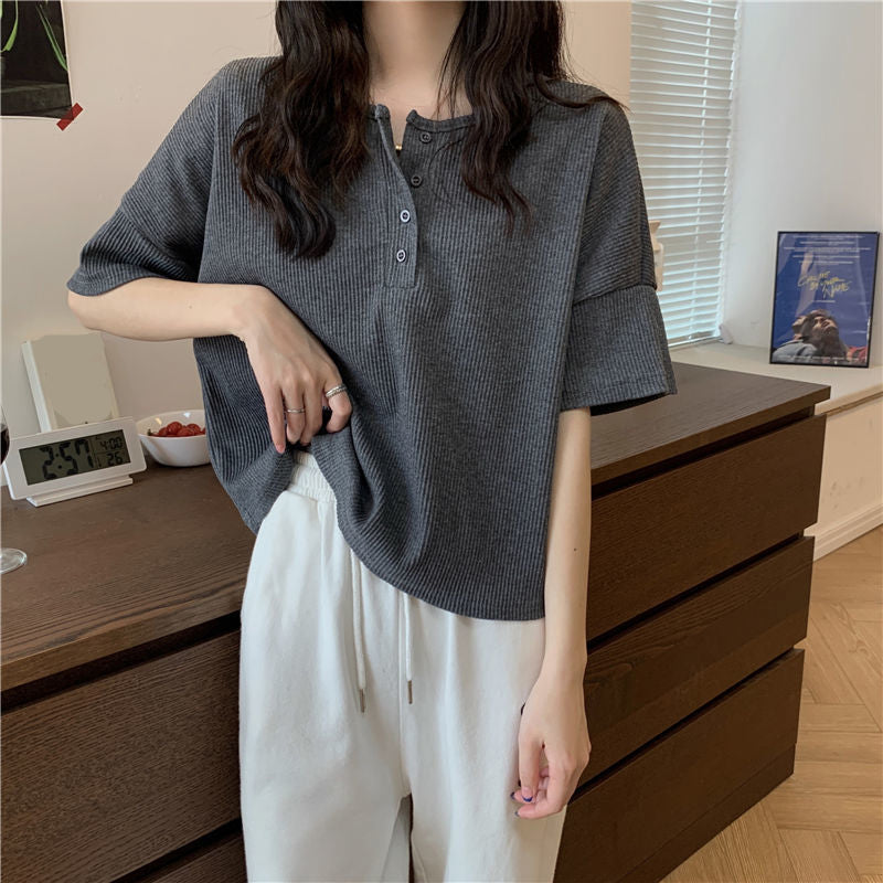 Camisa básica holgada y corta 