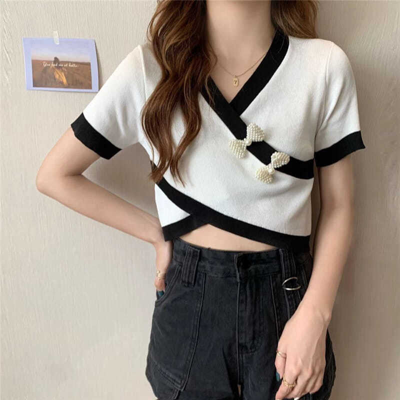 V-Neck Short Sleeve Cropped Slim Shirt