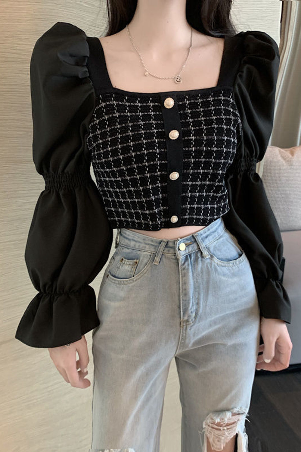 Bluse mit langen Ärmeln und quadratischem Kragen 