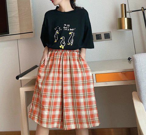 Knee Length Plaid Style Short Pants