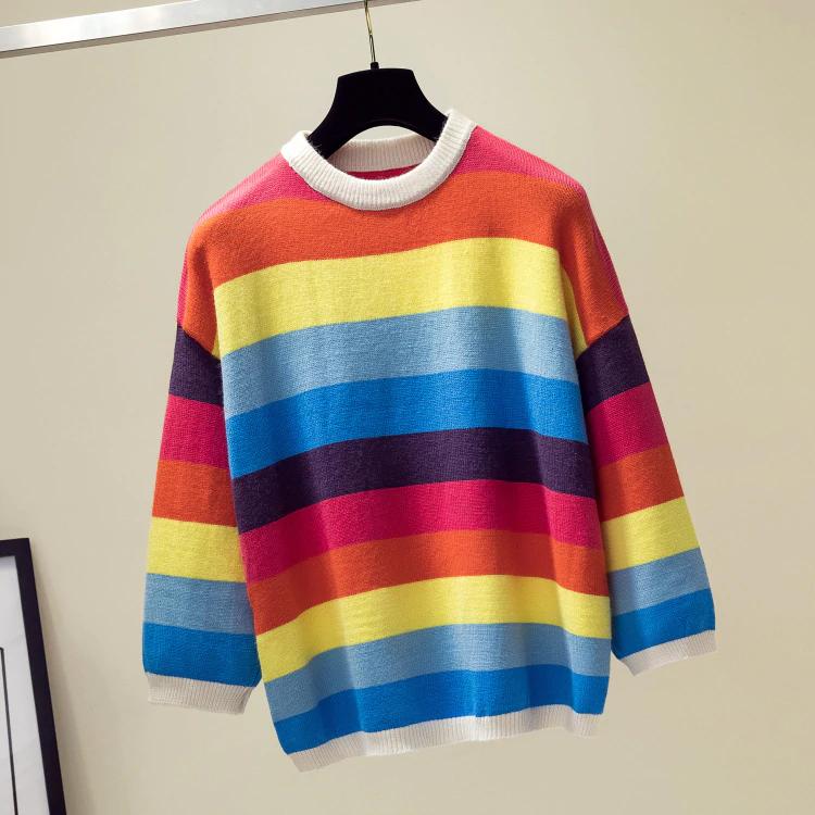 Lockerer Kaschmirpullover mit Regenbogenstreifen