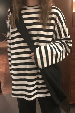 Casual Black and White Striped Loose Shirt